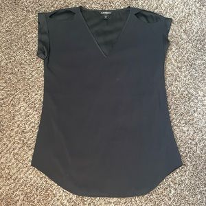 Express Short sleeve v neck shirt